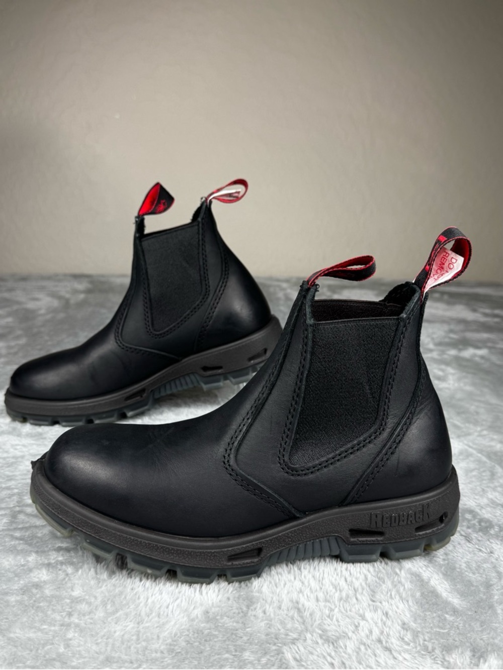REDBACK BOOTS EASY ESCAPE BOOTS - ROUND TOE $185 MSRP